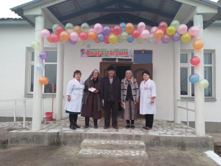 Түркістан облысы Жетісай ауданында мыңнан аса көпбалалы ана мен балаға медициналық көмек көрсетілді