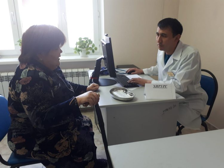 Ақ халаттылар 32 жастағы тұрғынның аяғының ауыр екенін анықтап берді