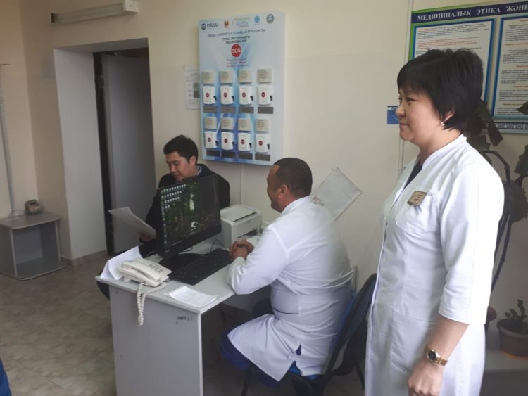 Ақ халаттылар 32 жастағы тұрғынның аяғының ауыр екенін анықтап берді