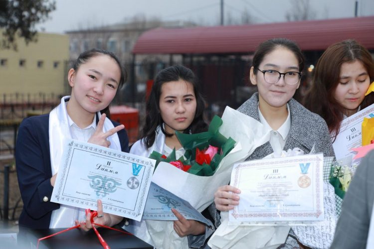 Түркістан облысының оқушылары халықаралық сайыста 9 жүлдені еншіледі