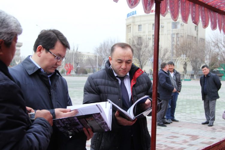 СЕНБІ КҮНІ ТҮРКІСТАНДЫҚТАР КӨРМЕ МЕН КОНЦЕРТТІК БАҒДАРЛАМА ТАМАШАЛАДЫ