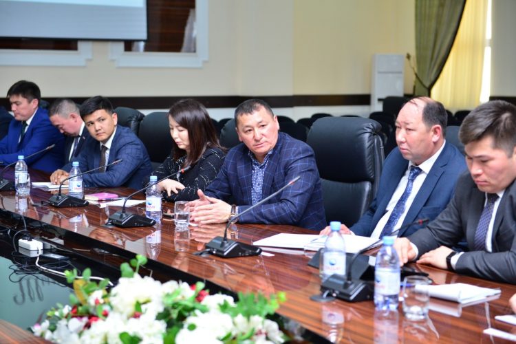 Әбдірахымов: Қарапайым заттар шығаратын өндірістеріне баса назар аудару керек