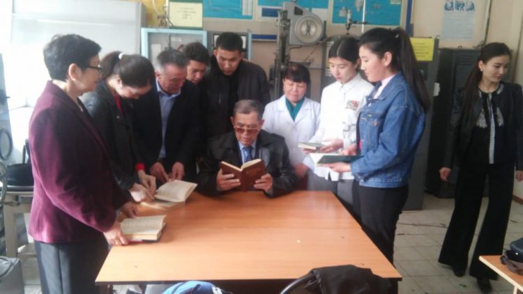 Шымкент мұнай өңдеу зауытынан іргелі оқу ордасына 4000 кітап