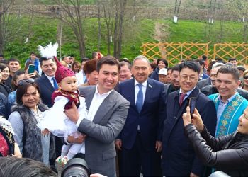 Әбдірахымов бүлдіршіндердің тұсауын кесті