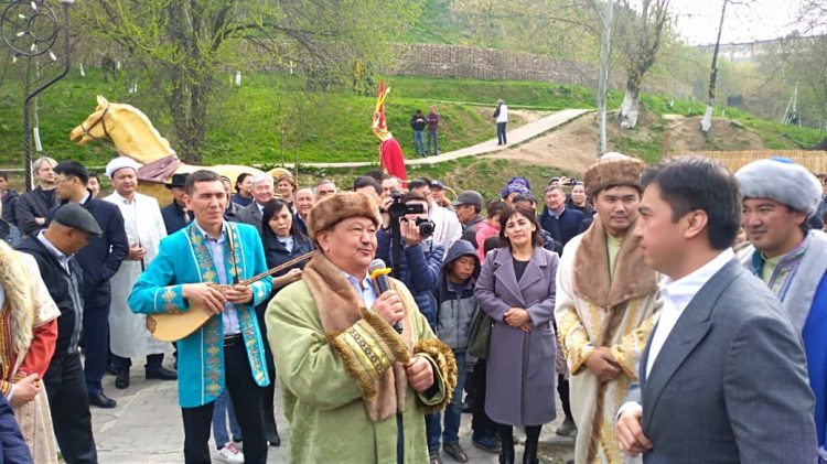 Әбдірахымов бүлдіршіндердің тұсауын кесті