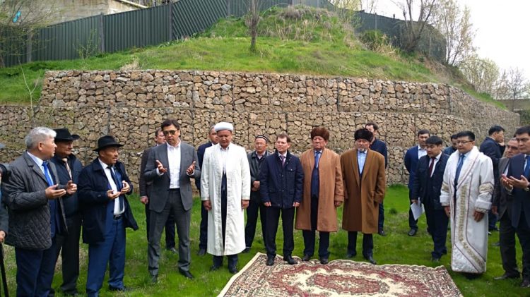 Әбдірахымов бүлдіршіндердің тұсауын кесті