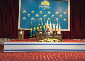 Әбдіраxымов Шымкенттің жігіттерін 8-наурыз аналар күніне орай сенбілікке шақырды