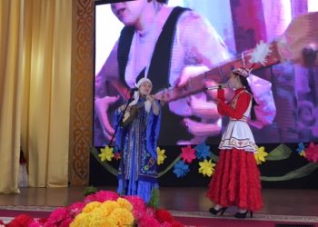 Сырлы жеңге, сұлу қыз