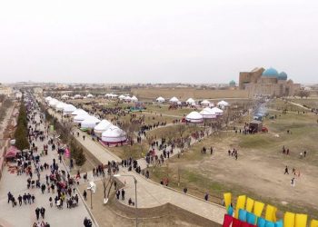 ТҮРКІСТАНДЫҚТАР АПТА БОЙЫ ТАҒЫЛЫМДЫ ШАРАЛАРДЫ ТАМАШАЛАЙДЫ