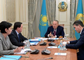 Н.Назарбаев: Көмекке аса мұқтаж және көп балалы отбасылар биылғы 1 сәуірден кешікпей әлеуметтік көмек алуы қажет