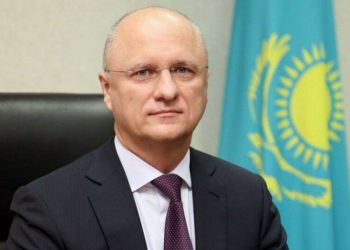 Индустрия министрі Роман Скляр: «ҚАЗАҚ ТІЛІН АУЫЛҒА БАРЫП ҮЙРЕНДІМ»