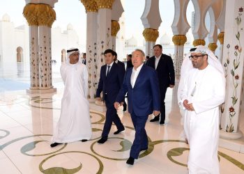 Қазақстан Президенті шейх Заид мешітіне барды