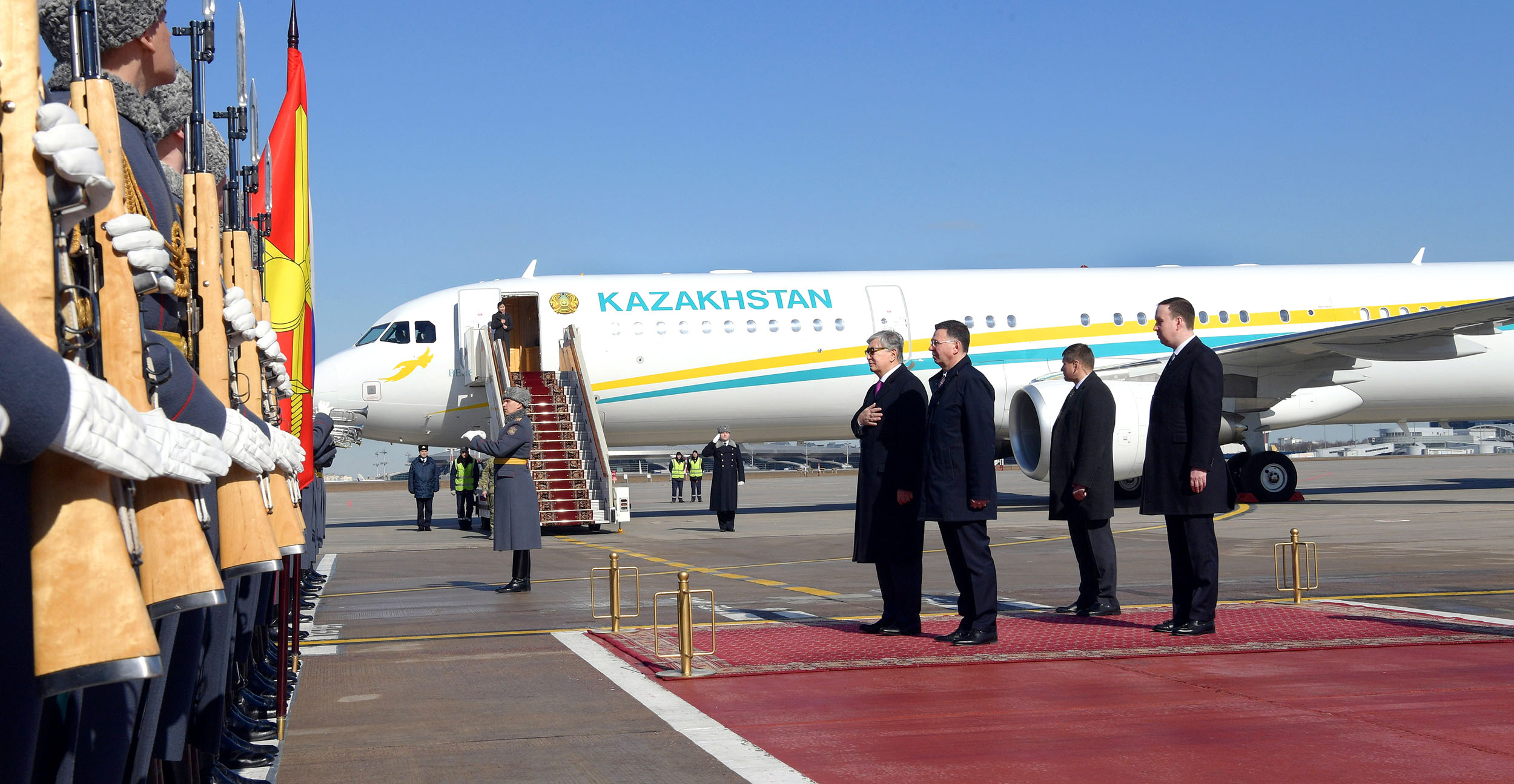 Визит президента казахстана. Самолёт президента Токаева. Токаев прибыл в Москву. Самолет президента Республики Казахстан.