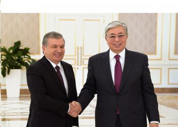 Қазақстан Президенті Қасым-Жомарт Тоқаев Өзбекстан Президенті Шавкат Мирзиёевпен шағын құрамда келіссөз өткізді