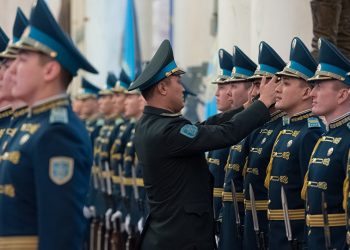 Визит Токаева в Узбекистан: как Мирзиёева встретили бы в Казахстане