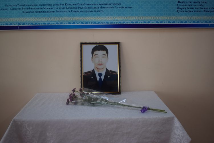 Түркістан облысының полицейлері Шалқар Ақымғалиевті құрметпен еске алды