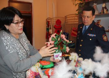 Шымкенттік полицейлер балалар үйінің тәрбиеленушілерін қамқорлыққа алды