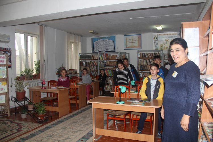 Шымкенттік полицейлер балалар үйінің тәрбиеленушілерін қамқорлыққа алды
