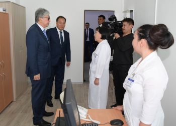 Қазақстан Президенті Қасым-Жомарт Тоқаев Ақтау қаласындағы №2 емханаға барды