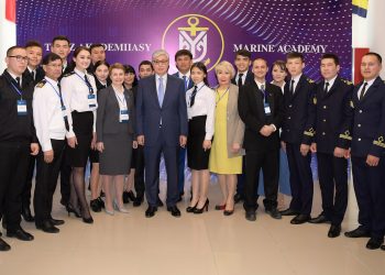 Қасым-Жомарт Тоқаев Теңіз академиясына барды
