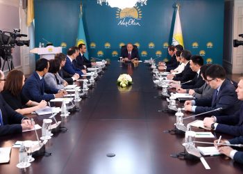 Председатель партии «Nur Otan» Нурсултан Назарбаев провел совещание с участием руководителей структурных подразделений центрального аппарата партии