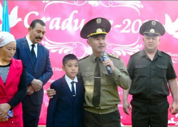 Жас  батыр генерал-майор В. Беккердің алғыс хатымен марапатталды