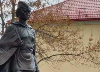 Санкт-Петербургте Әлия Молдағұлованың ескерткіші ашылды