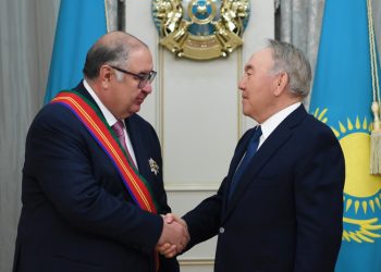 Елбасы Алишер Усмановты «Достық» орденімен марапаттады