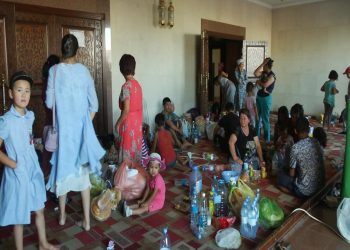 АРЫСТЫҚ ТҰРҒЫНДАР «АҚМЕШІТ» МЕШІТІНЕ ЖАЙҒАСТЫРЫЛДЫ