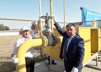 ТҮРКІСТАН: БӘЙДІБЕК АУДАНЫНЫҢ ЖАМБЫЛ АУЛЫНА ГАЗ БЕРІЛДІ