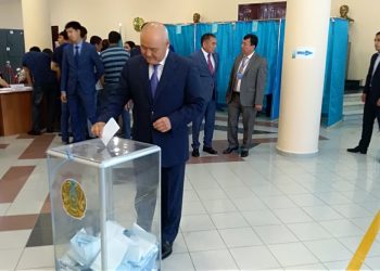 Түркістан облысының әкімі Өмірзақ Шөкеев сайлауда өз таңдауын жасады
