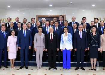 Қазақстанның Тұңғыш Президентіне «Құрметті сенатор» мәртебесі берілді