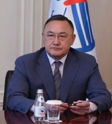 1 млн шеттегі қазақ елге көшіп келуге ниетті — Зауытбек Тұрысбеков