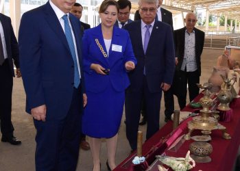 Қазақстан Президенті Қасым-Жомарт Тоқаев «Көне Тараз» археологиялық саябағын аралап көрді