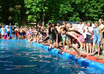 Арыстық балалар «Отырар» жазғы сауықтыру лагерінде демалуда