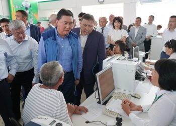 ҚР Премьер-Министрі А. Мамин Арыс қаласындағы қалпына келтіру жұмыстарының барысын тексерді