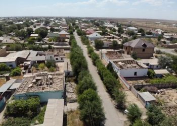 Нам по комнате выделили. Как вице-министр и Шукеев живут в Арыси