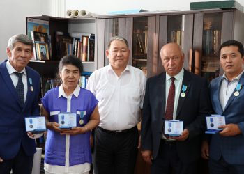 «Айғақ» телеарнасы мен газетінің ұжымы марапатқа кенелді