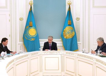 Мемлекет басшысы экономикалық мәселелер бойынша кеңес өткізді