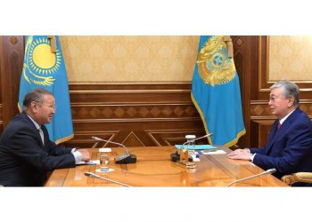 Қасым-Жомарт Тоқаев белгілі археолог Зейнолла Самашевты қабылдады