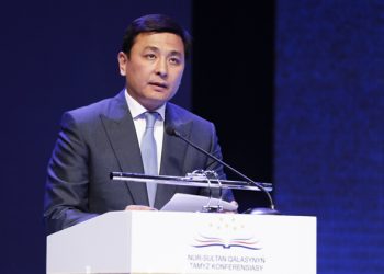 Жұмыстар әлі бітпеген: Елорда әкімі биыл берілуі тиіс мектепке барды