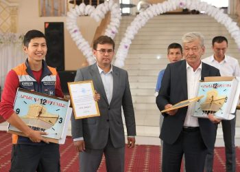 Арыстағы 1-сектордың құрылысына атсалысқан белсенділер марапатталды