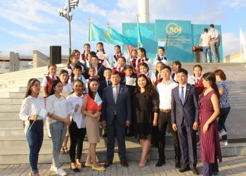 «NUR OTAN» Партиясының Түркістан облыстық филиалы Конституция күнін атап өтті