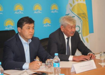 «Nur Otan»-да екі аудандағы АӘК-тің таратылуындағы заң бұзушылықтар қаралды