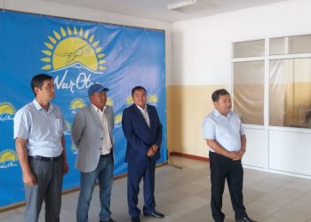 «Нұр Отан» Партиясы арыстық 50 балаға оқу құралдарын табыс етті