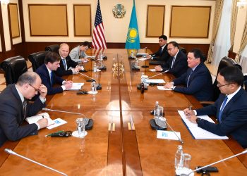 Асқар Мамин АҚШ мемлекеттік хатшысының орынбасары Дэвид Хэйлді қабылдады