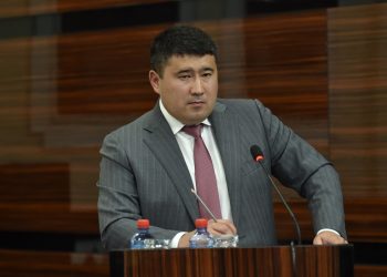 Мұхит Отаршиев — Сарыағаш ауданының әкімі