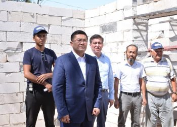 Ерлан Айтаханов Шымкентке белгіленген 10-шы сектордың жұмысын бақылады