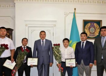 Асқар Мырзахметов ел мерейін үстем еткен балуандарды қабылдады