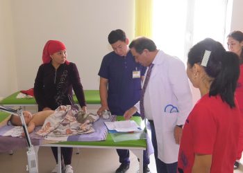 Профессор Жасан Зекейұлы Шымкентте қабылдау жүргізуде